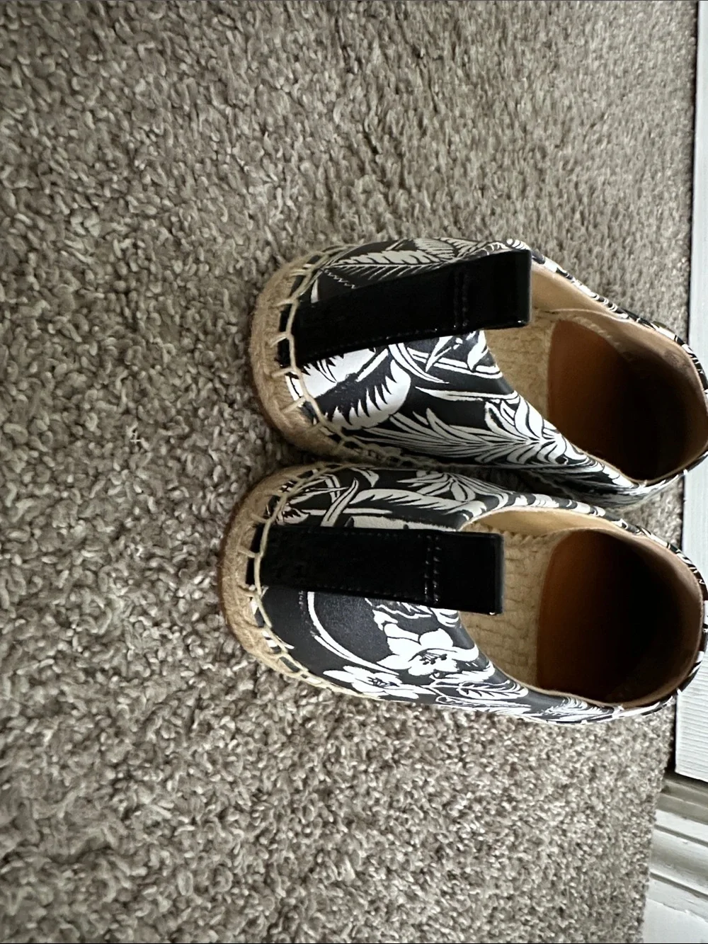 LAUREN RALPH LAUREN Floral Black & White Espadrille Slip-On Women’s Shoe
